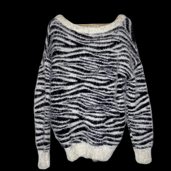 Sweet & Sinful medium zebra sweater - Picture 2 of 4